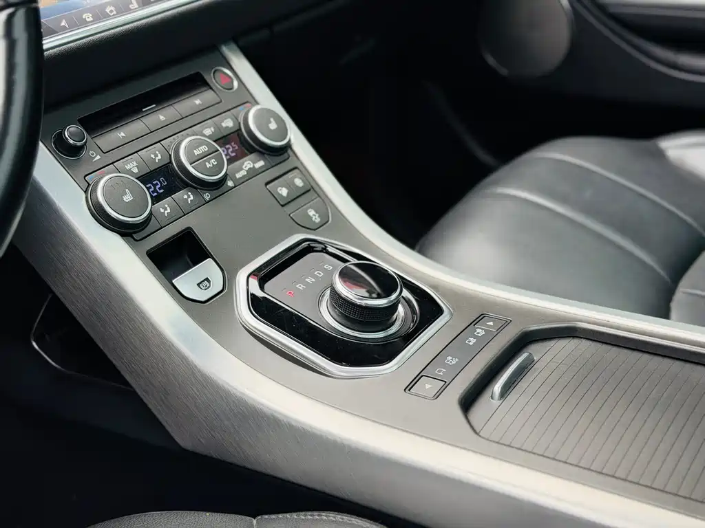 Land Rover Evoque — миниатюра 8