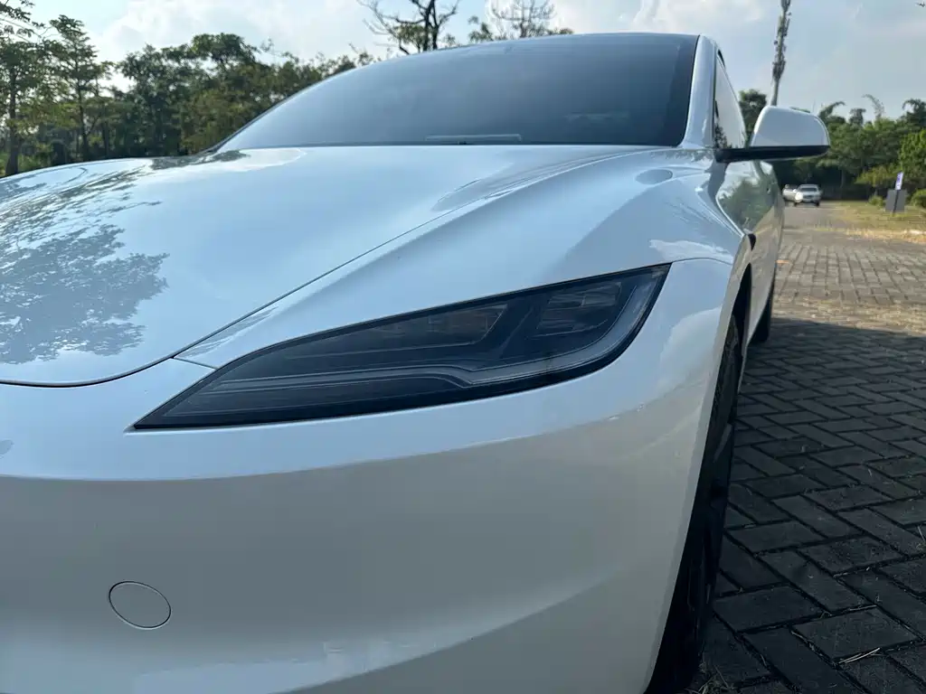 Tesla Model 3 — миниатюра 23