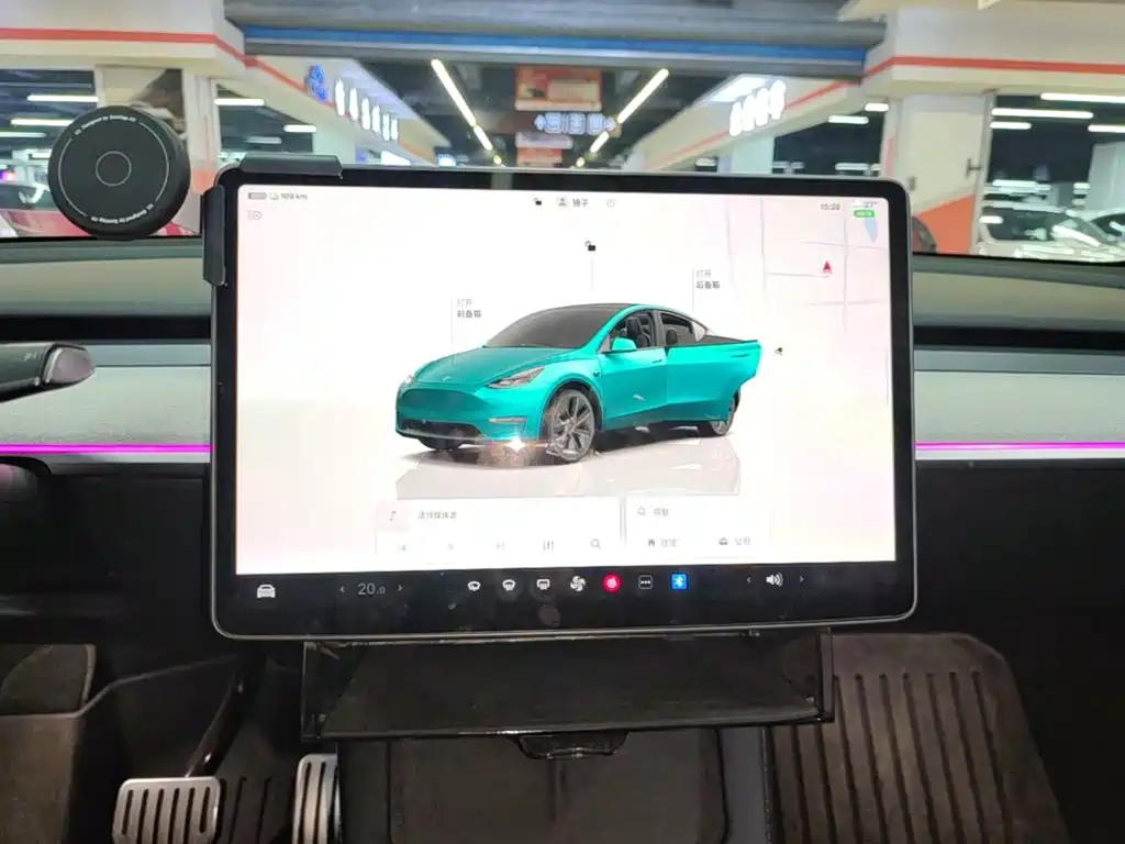 Tesla Model Y — миниатюра 13