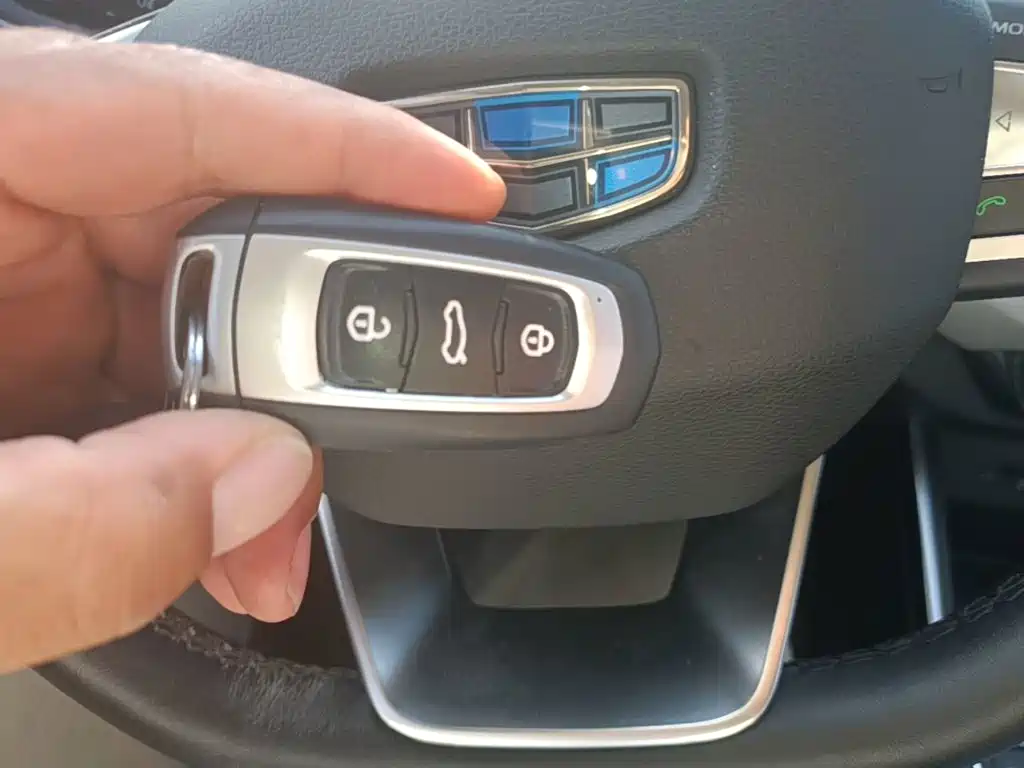 Geely Vision X3 — миниатюра 9