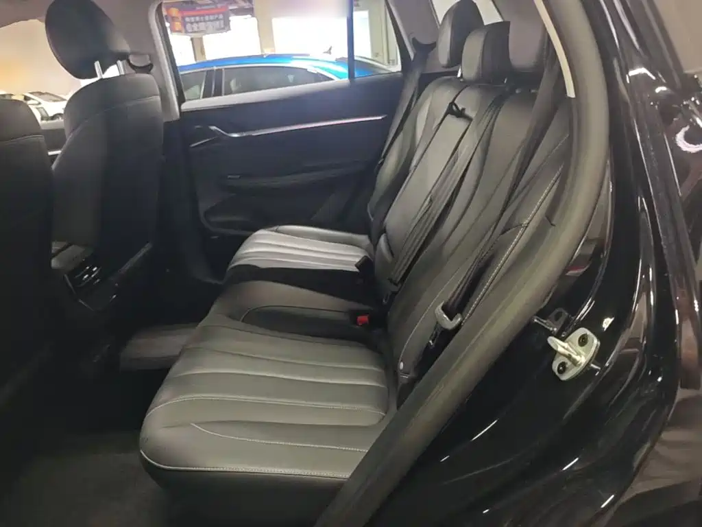 Roewe RX5 eMAX — миниатюра 17