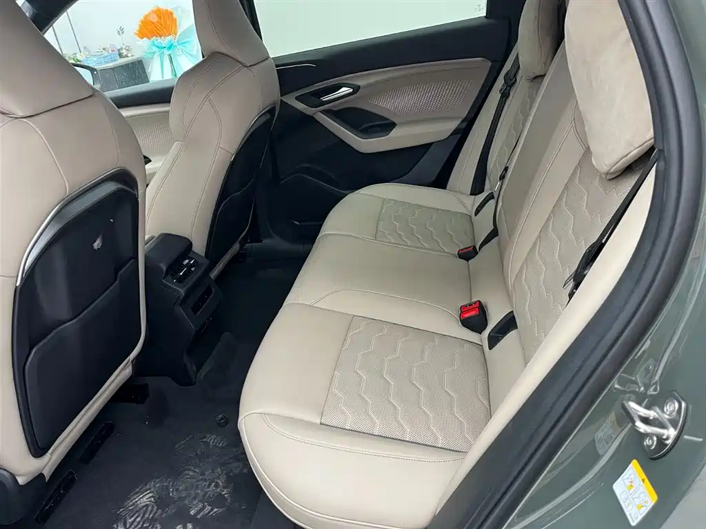 Audi Q6L e-tron — миниатюра 11