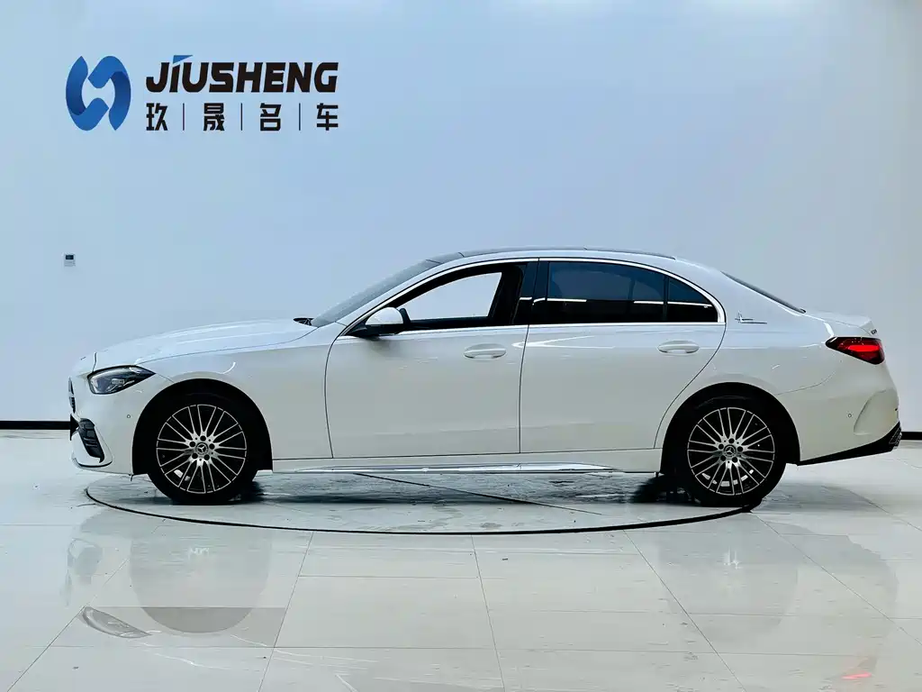 Mercedes-Benz C-Class — миниатюра 3