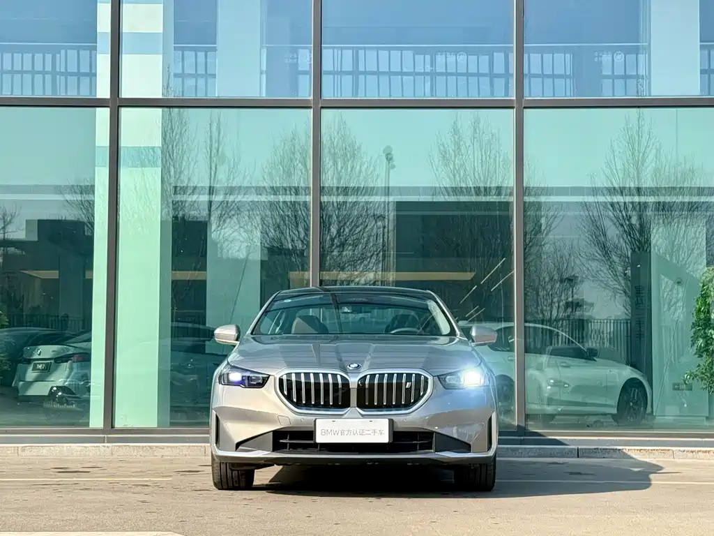 BMW i5 2024 eDrive 35L Premium Luxury