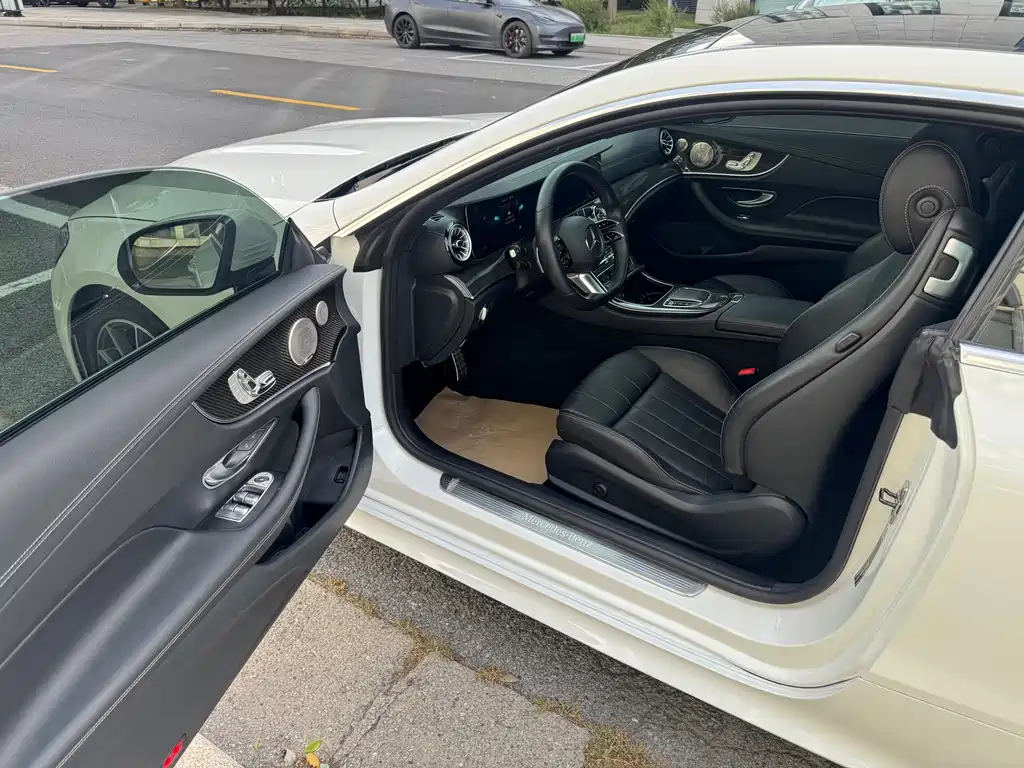 Mercedes-Benz E-Class (Import) — миниатюра 7