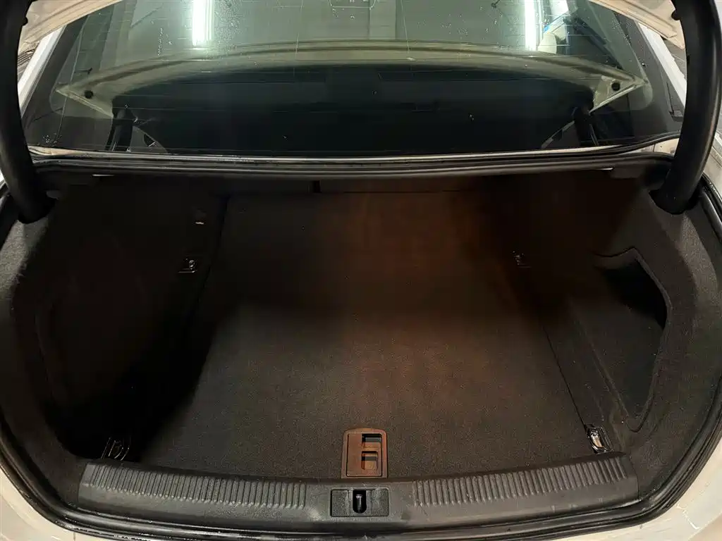 Audi A4L — миниатюра 14