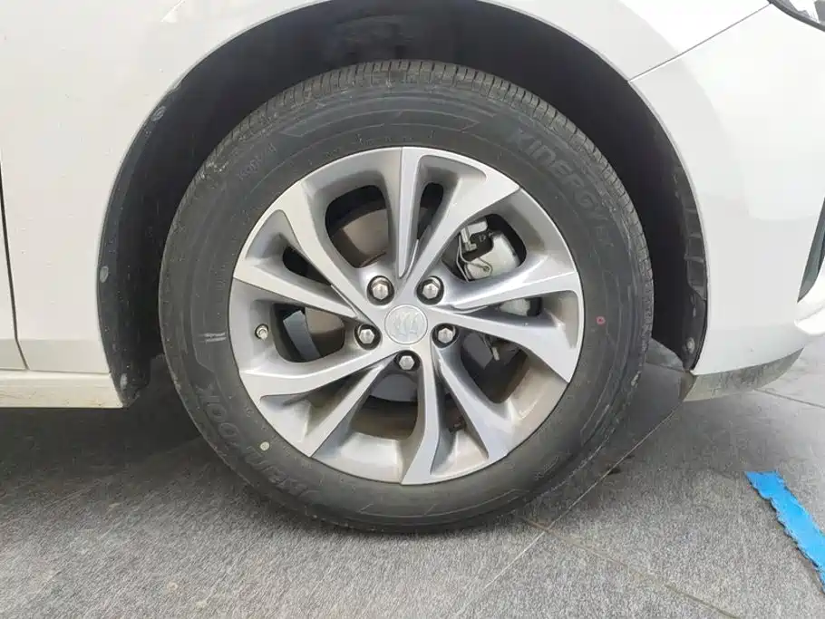 Buick Verano — миниатюра 6