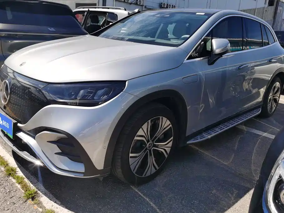 Mercedes-Benz EQE SUV