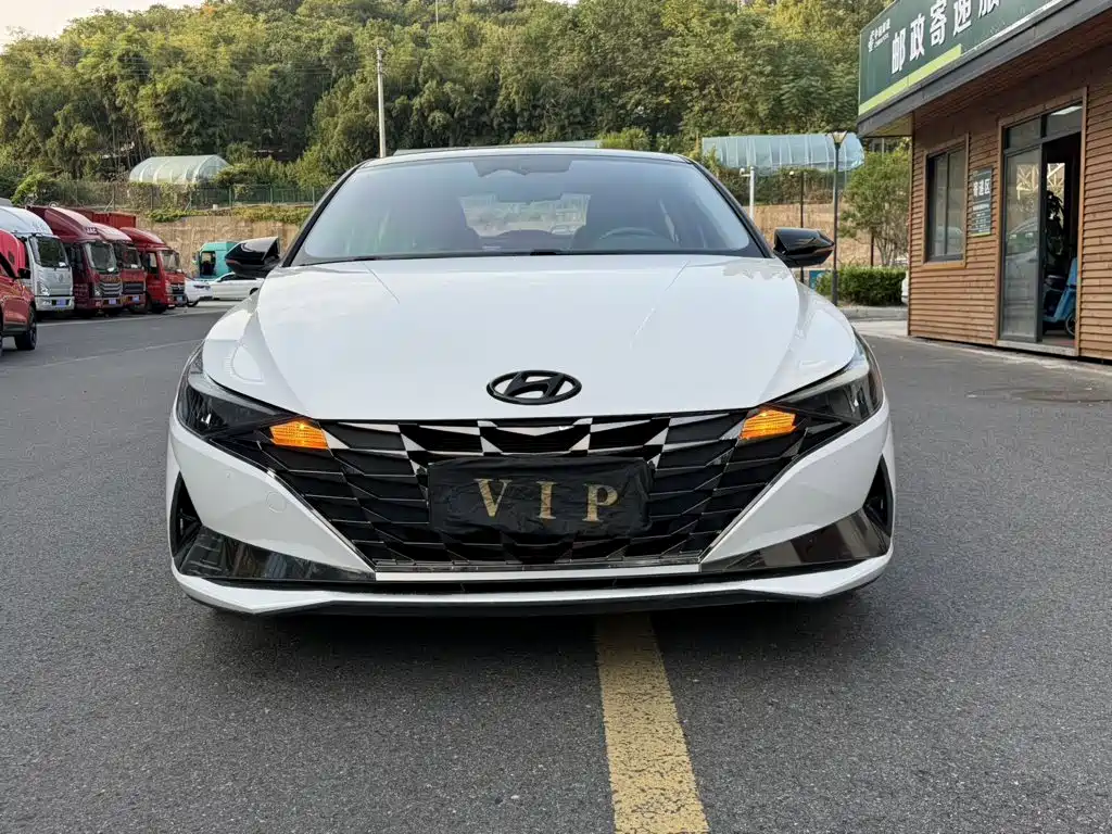 Hyundai Elantra — миниатюра 2