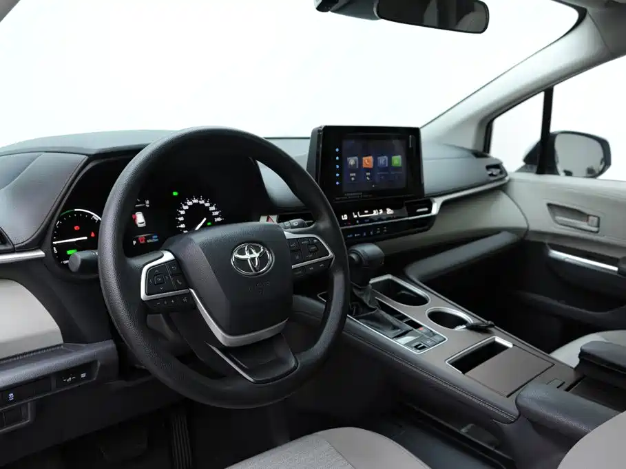 Toyota Sienna — миниатюра 6