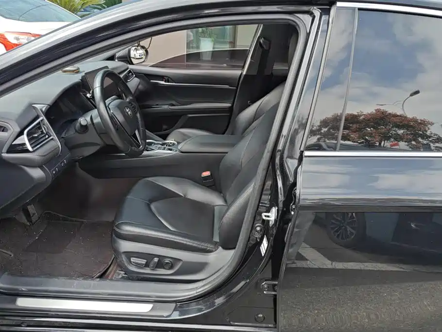 Toyota Camry — миниатюра 9