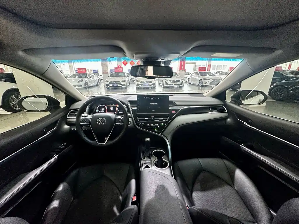 Toyota Camry — миниатюра 7