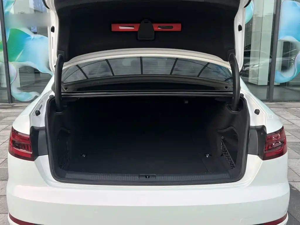 Audi A4L — миниатюра 5