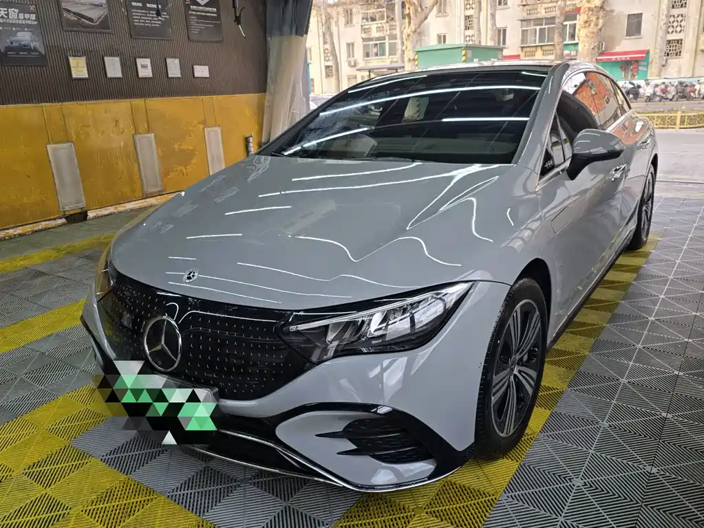 MERCEDES-BENZ EQE
