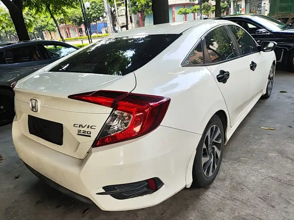 Honda Civic — миниатюра 7