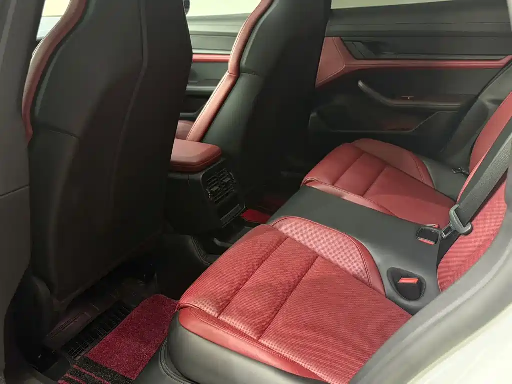 Porsche Taycan — миниатюра 17