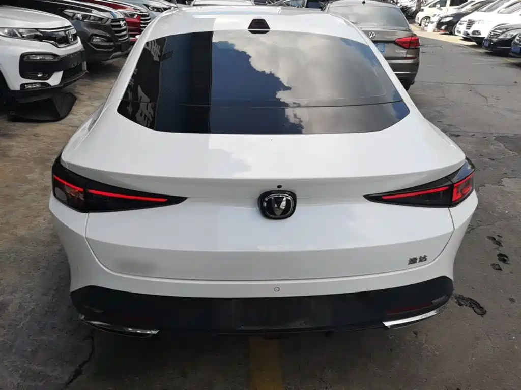 Changan Yida — миниатюра 6