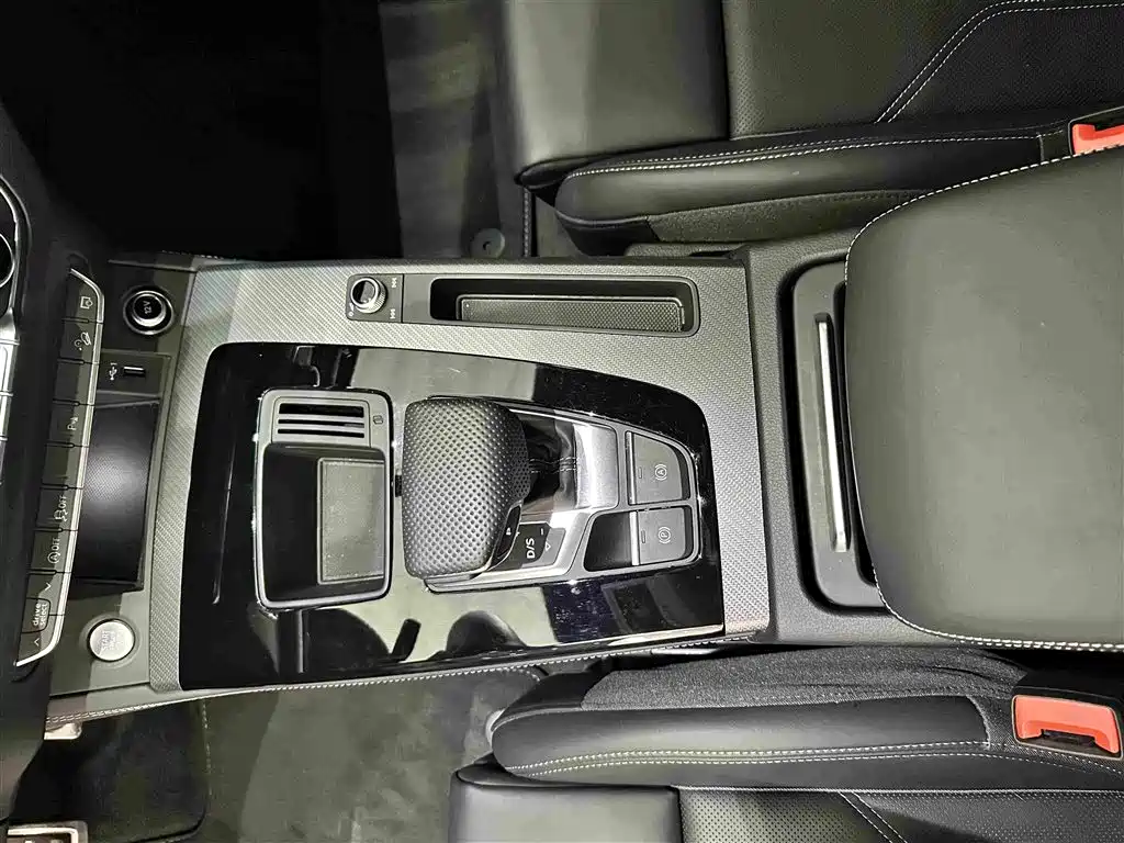 Audi Q5L — миниатюра 10