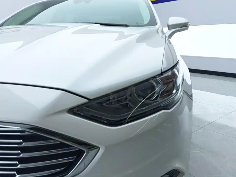 Ford Mondeo — миниатюра 5