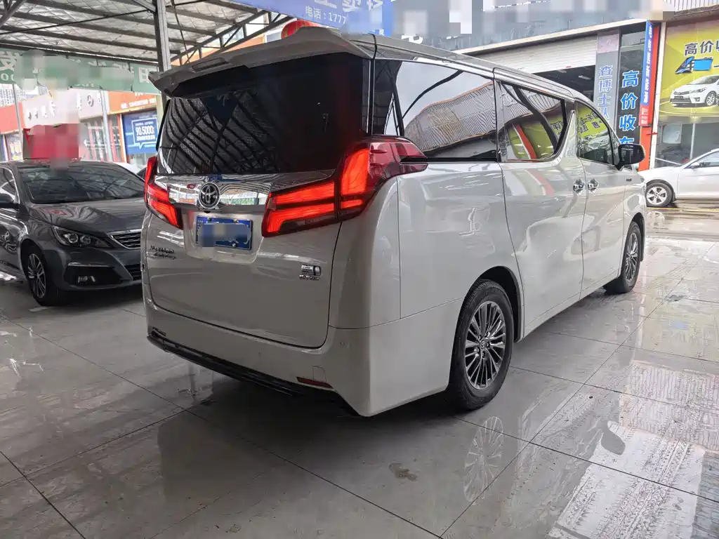 Toyota Alphard 2021 — фото 9