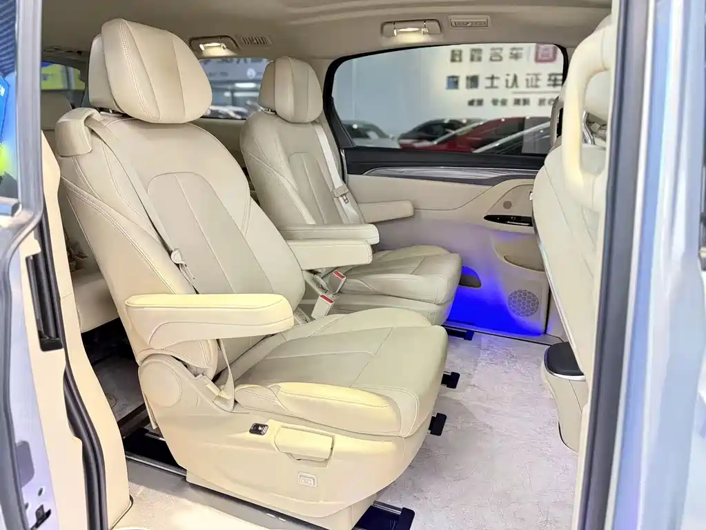 Buick GL8 Hybrid — миниатюра 13