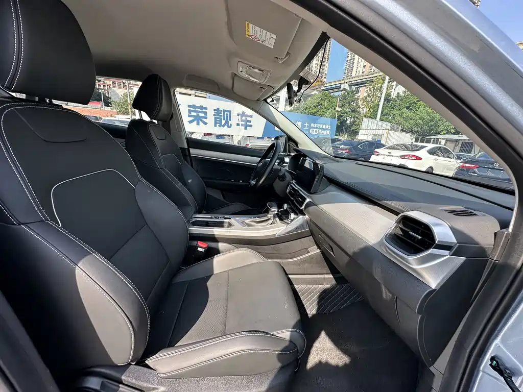 Geely Binyue — миниатюра 17