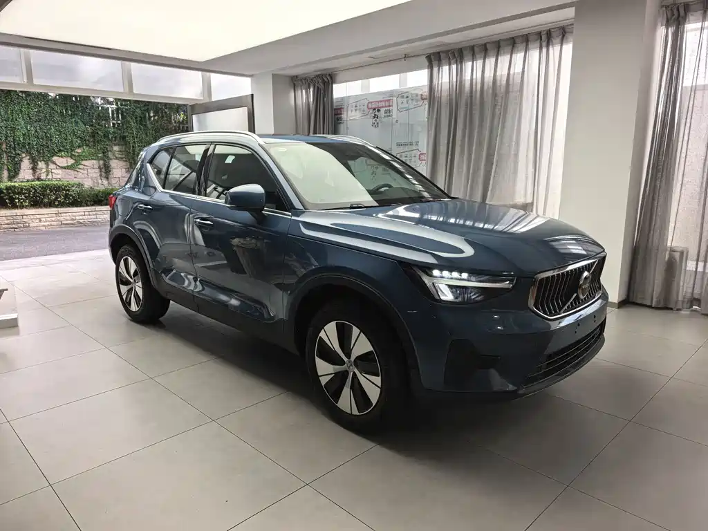 Volvo XC40 — миниатюра 3