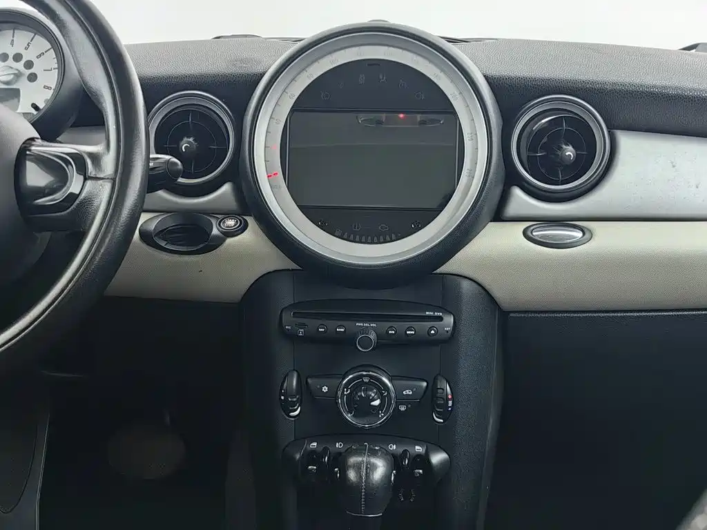 MINI Mini Clubman — миниатюра 12