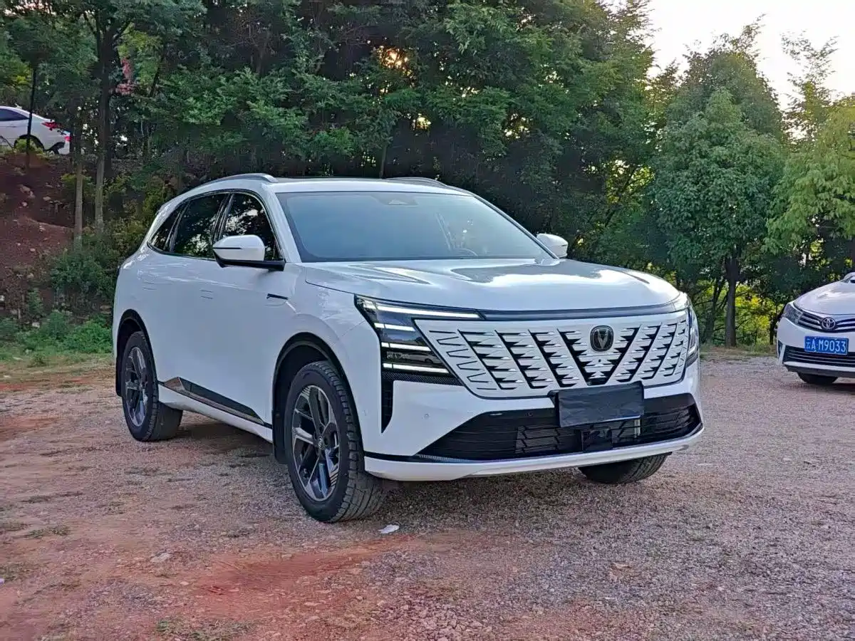 Chang'an CS75PLUS 2026 Белый из Китая