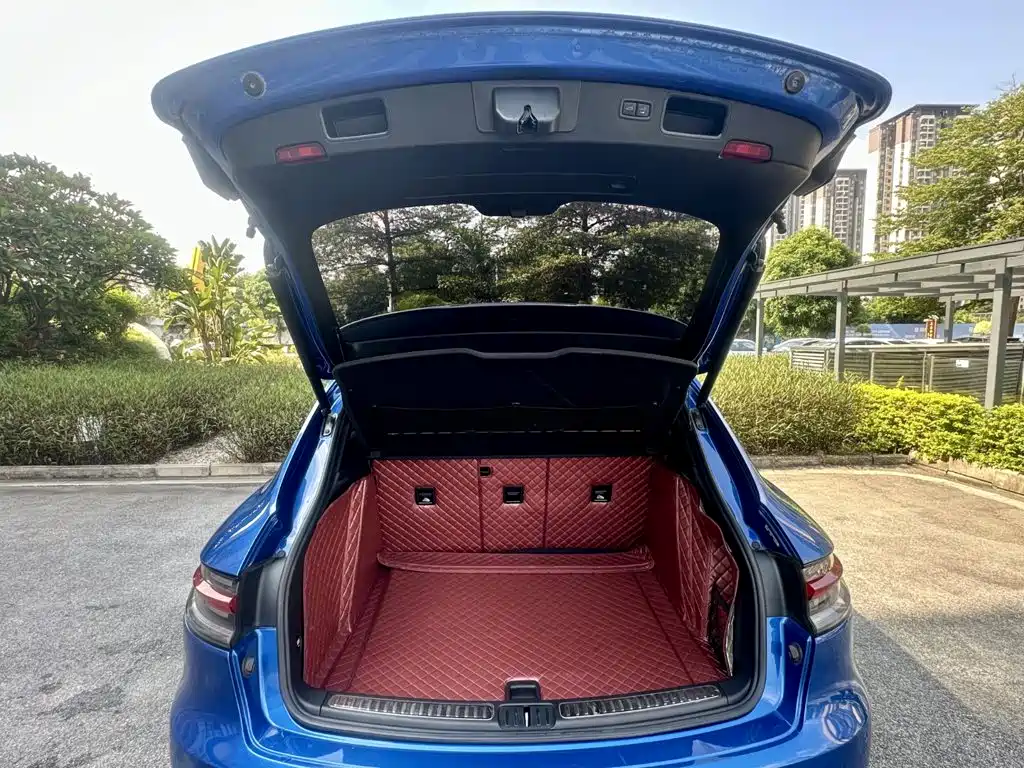 Porsche Macan — миниатюра 6