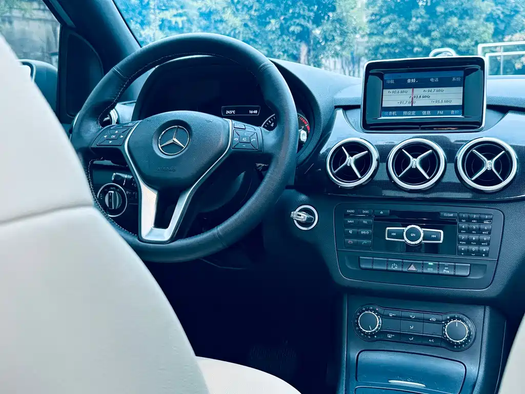 Mercedes-Benz B-Class — миниатюра 10