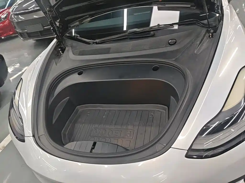 Tesla Model 3 — миниатюра 20