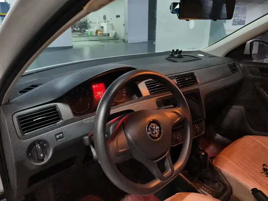 Volkswagen Santana — миниатюра 12