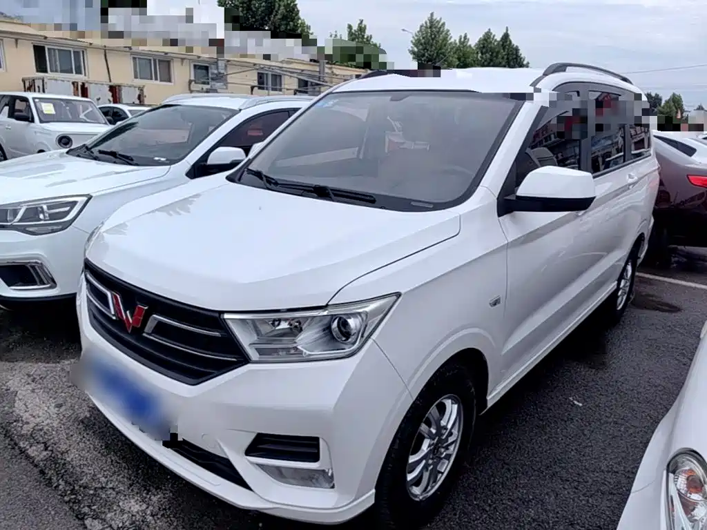 Wuling Hongguang — миниатюра 2