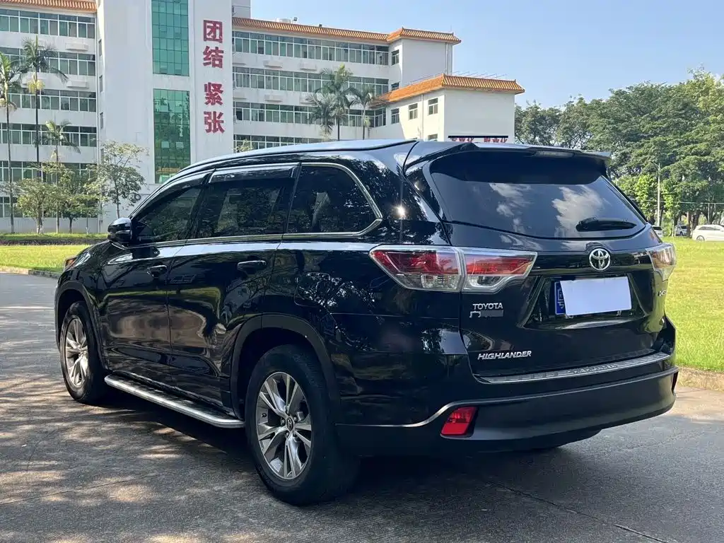 Toyota Highlander — миниатюра 9