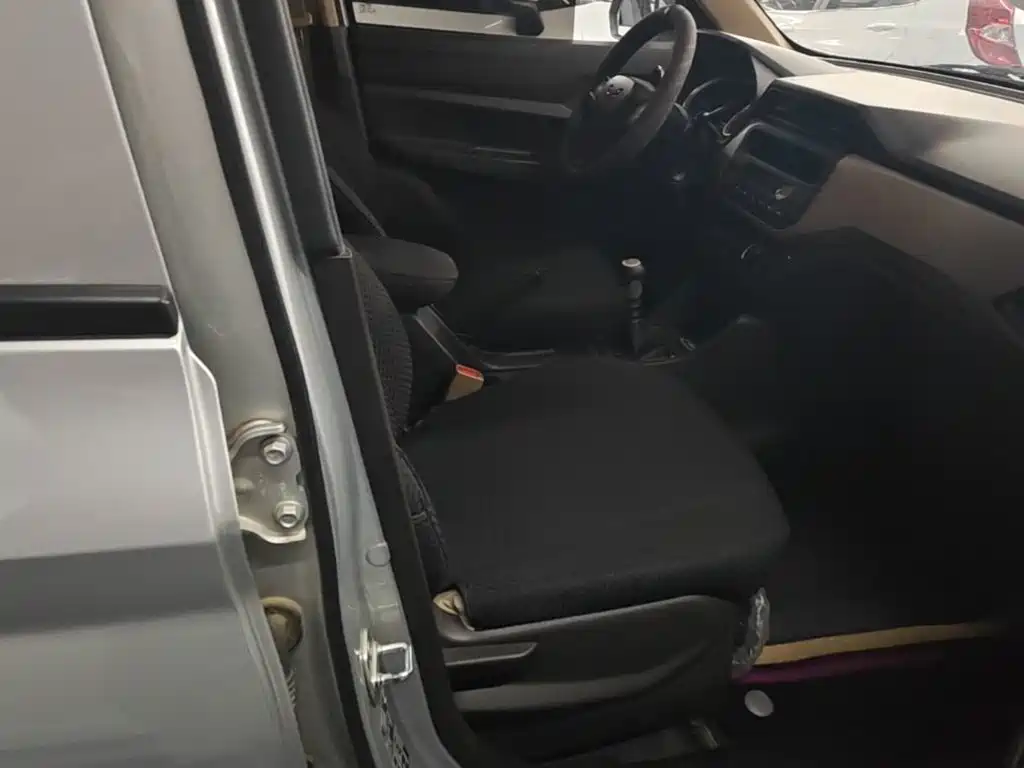 Wuling Hongguang — миниатюра 25