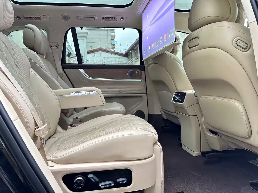 AITO ASK THE WORLD M9