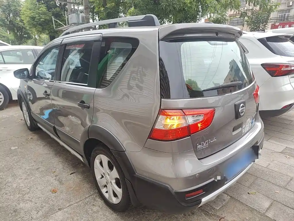 Nissan Livina — миниатюра 5