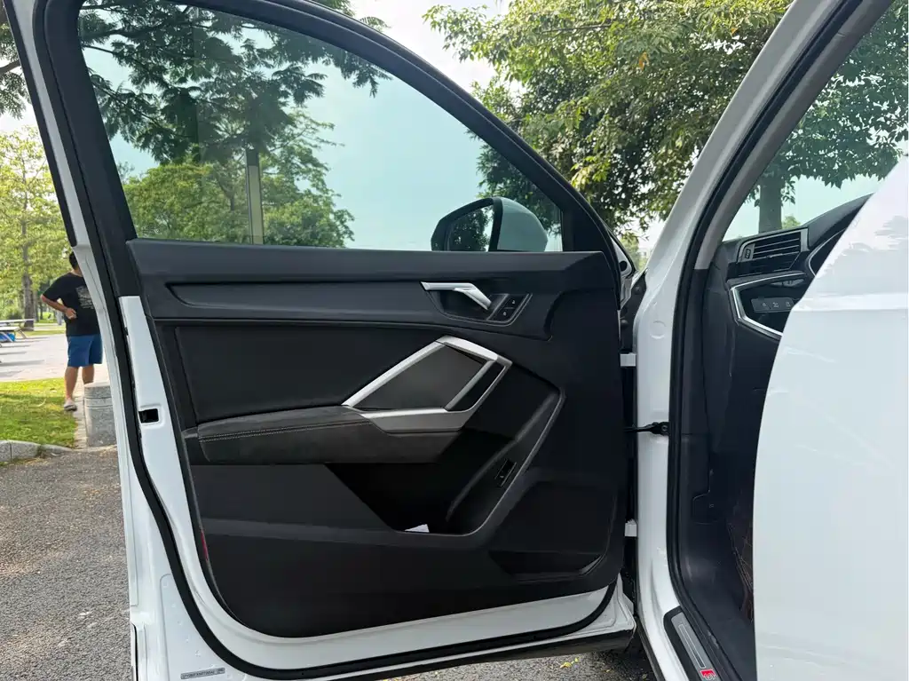 Audi Q3 — миниатюра 11