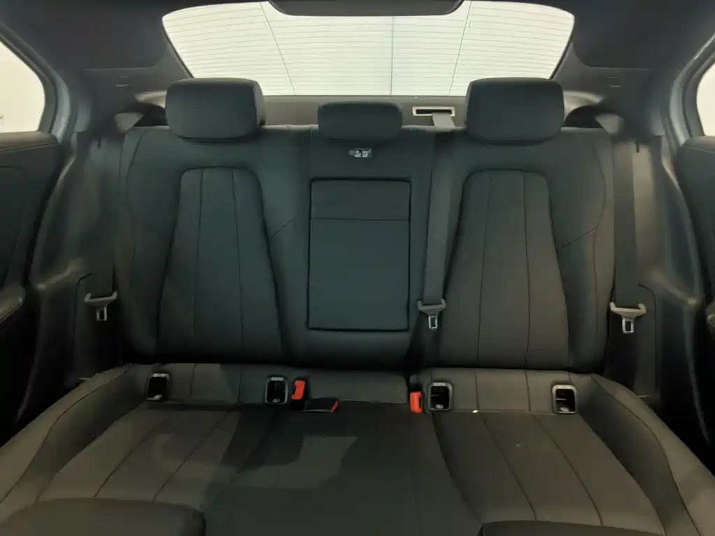 Mercedes-Benz A-Class — миниатюра 9