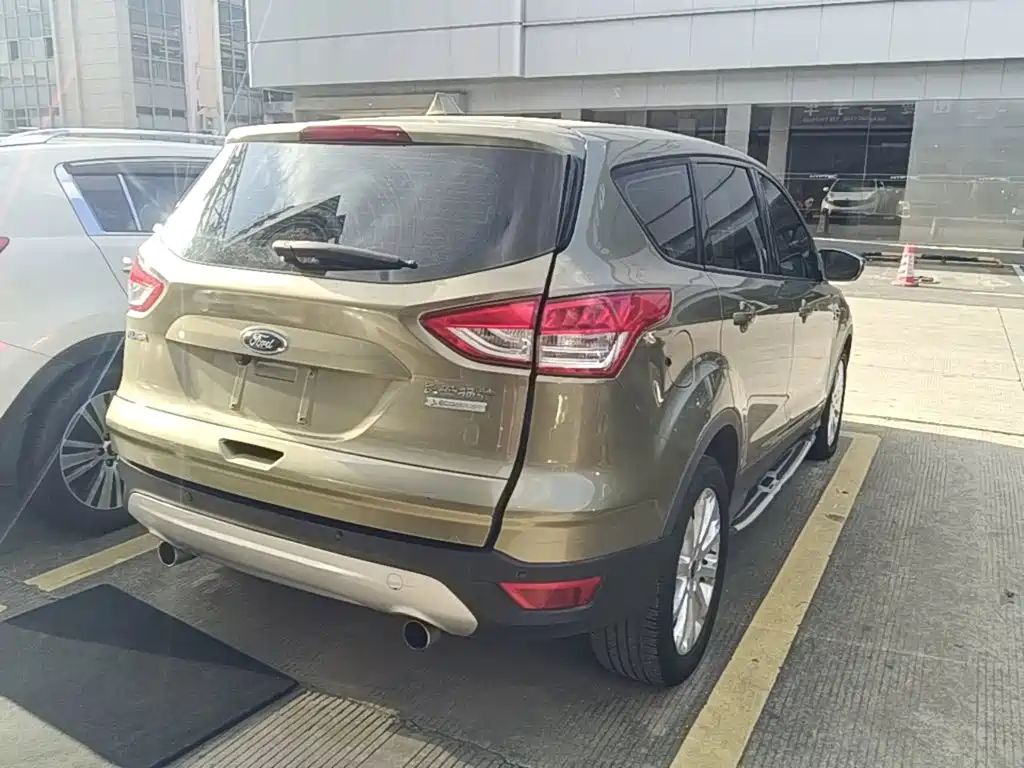 Ford Kuga — миниатюра 7