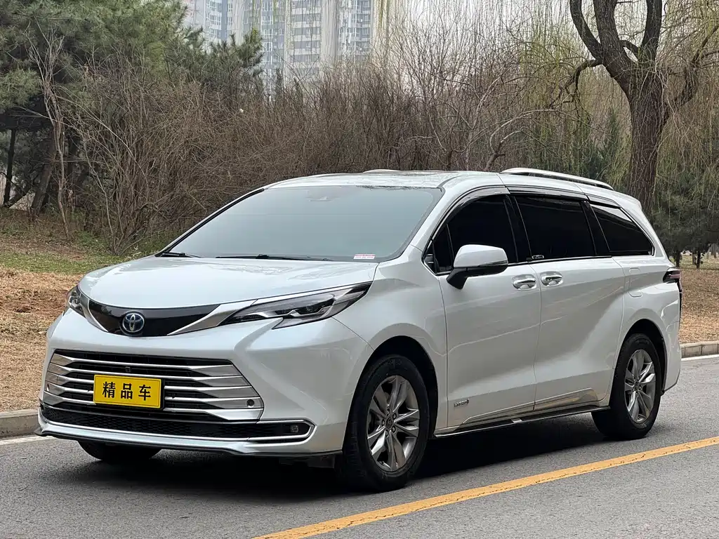 TOYOTA SIENNA