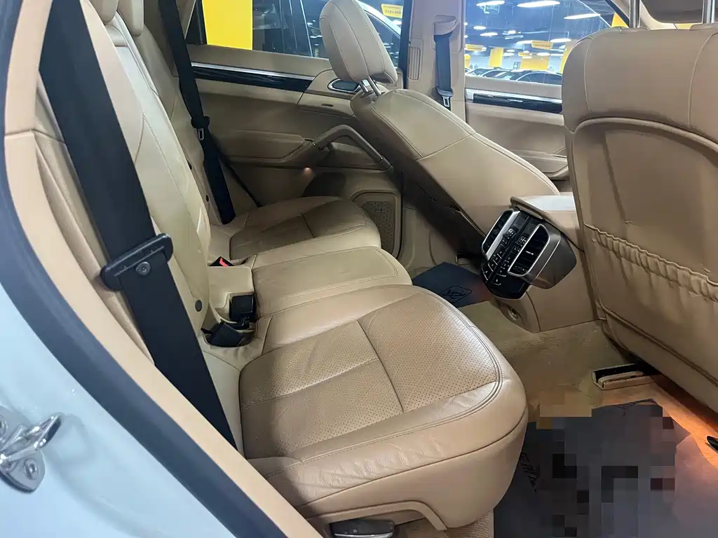 Porsche Cayenne — миниатюра 6