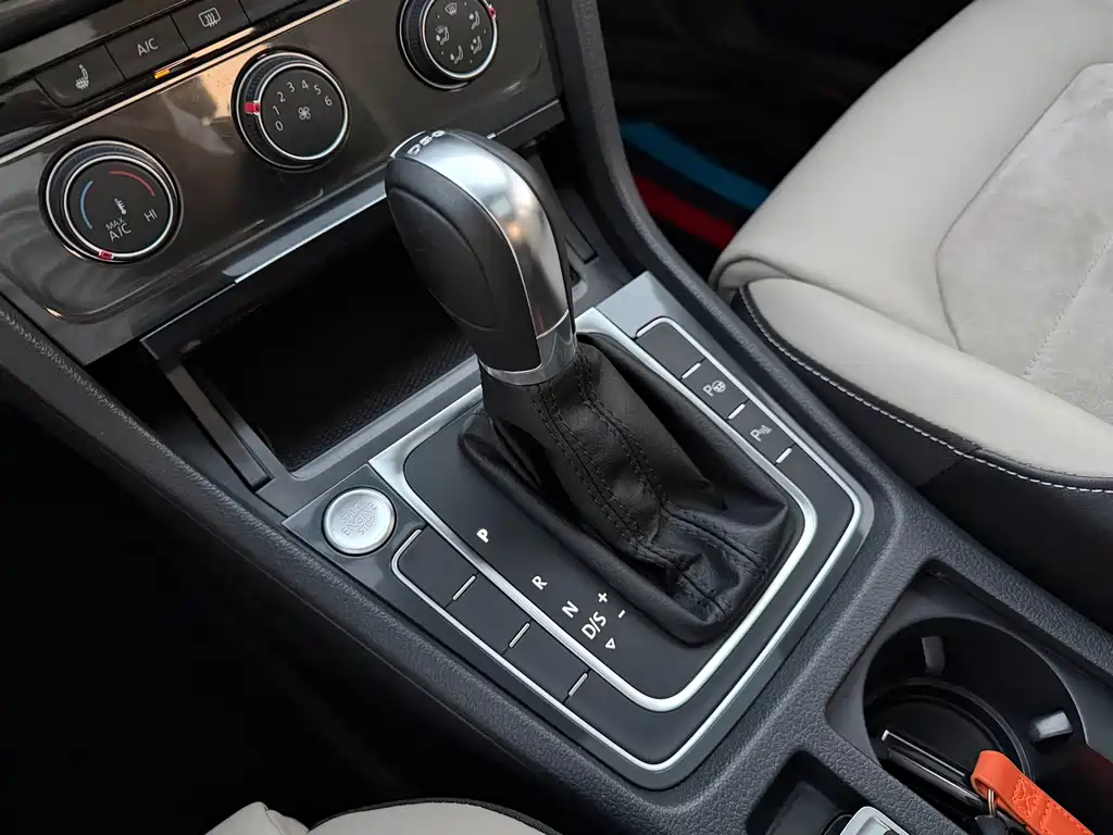 Volkswagen Golf — миниатюра 11