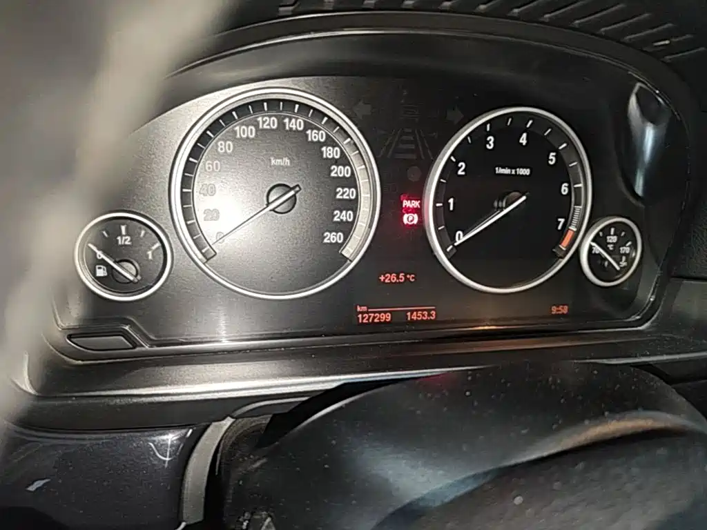 BMW 5 Series — миниатюра 12