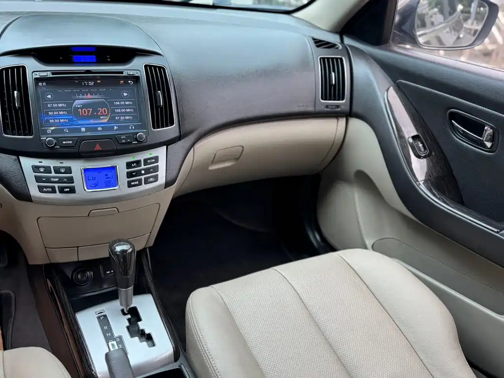 Hyundai Elantra — миниатюра 5