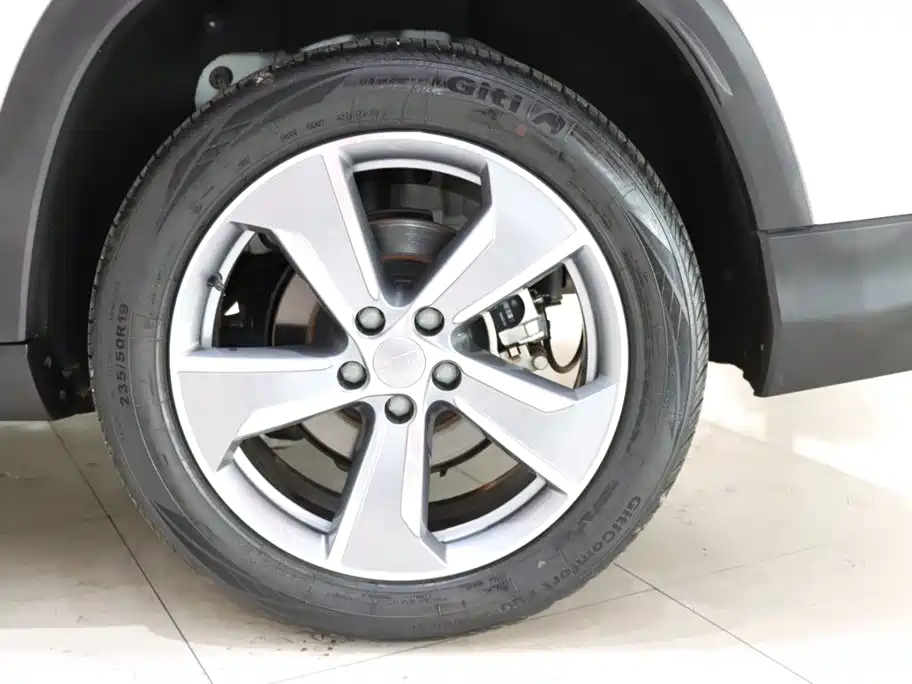 Geely Haoyue L — миниатюра 20