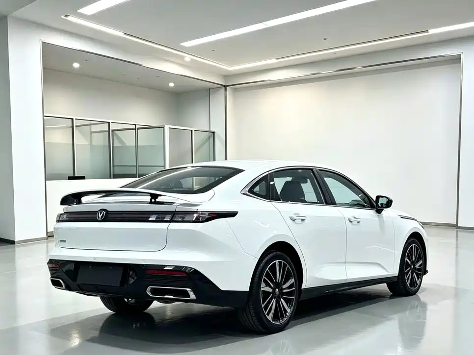 Changan Eado — миниатюра 9
