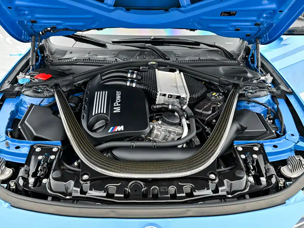 BMW M4 — миниатюра 6