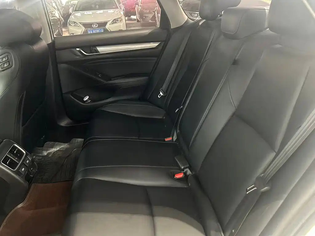 Honda Accord — миниатюра 15